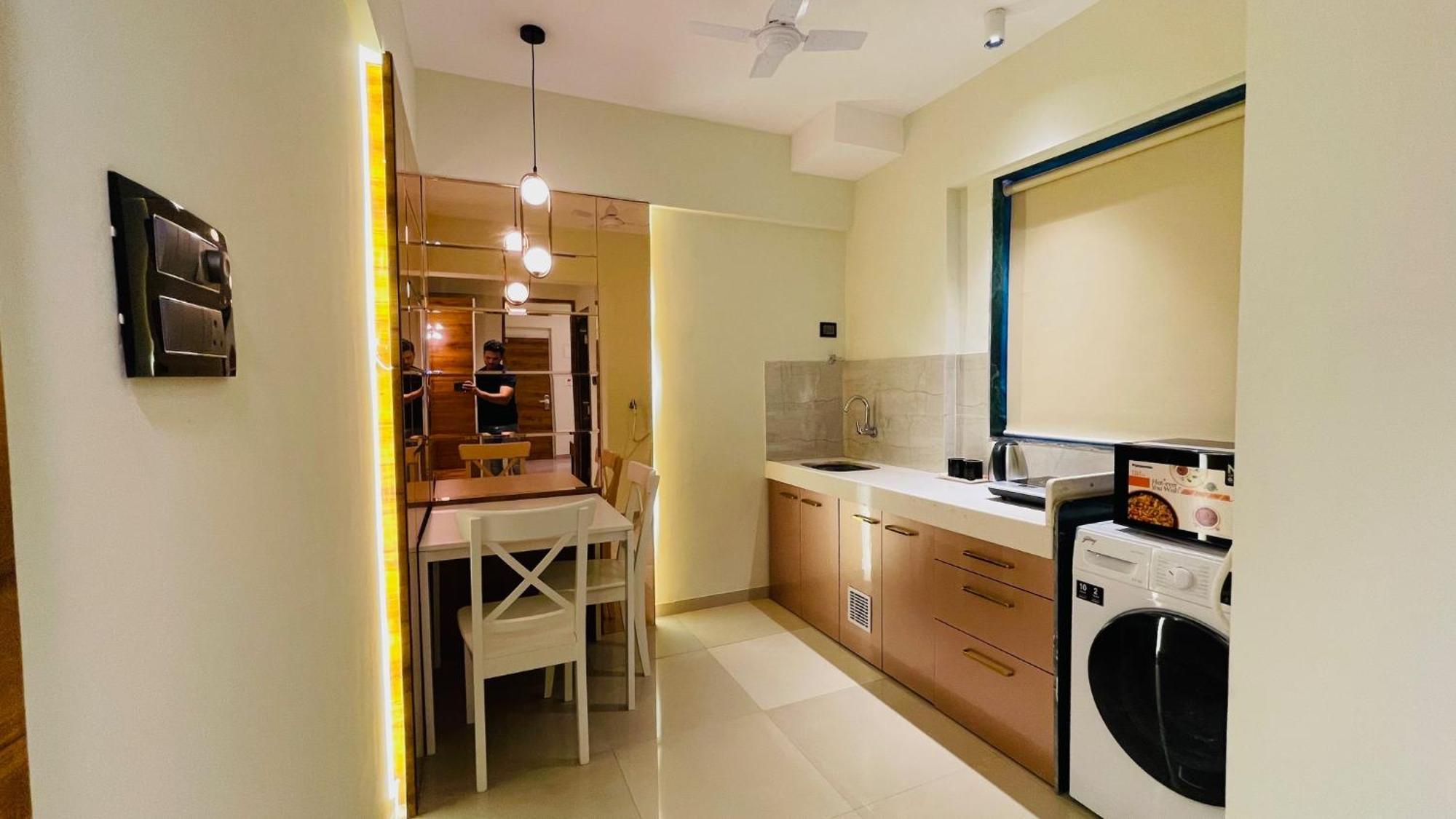Home2 Studio Apartments Mumbai Luaran gambar